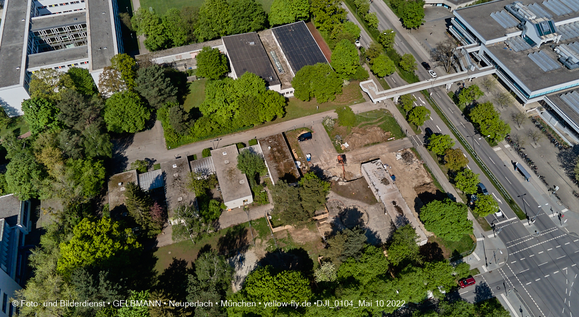 10.05.2022 - Luftbilder von der Baustelle Haus für Kinder in Neuperlach